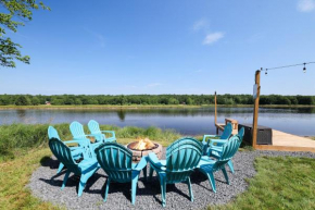 POCONOS BRAND NEW LAKEFRONT Oasis 1 ACRE, HOTTUB GAMEROOM FIREPITS TALK ABOUT PRIVACY